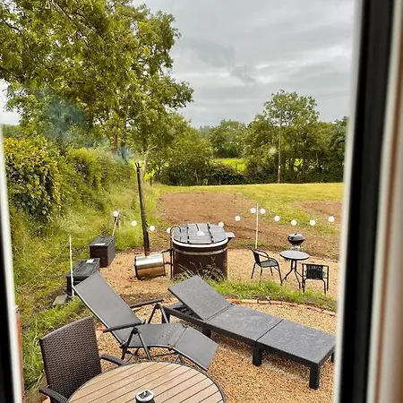 Sheelin Shepherds Hut 2 With Hot Tub Mountnugent